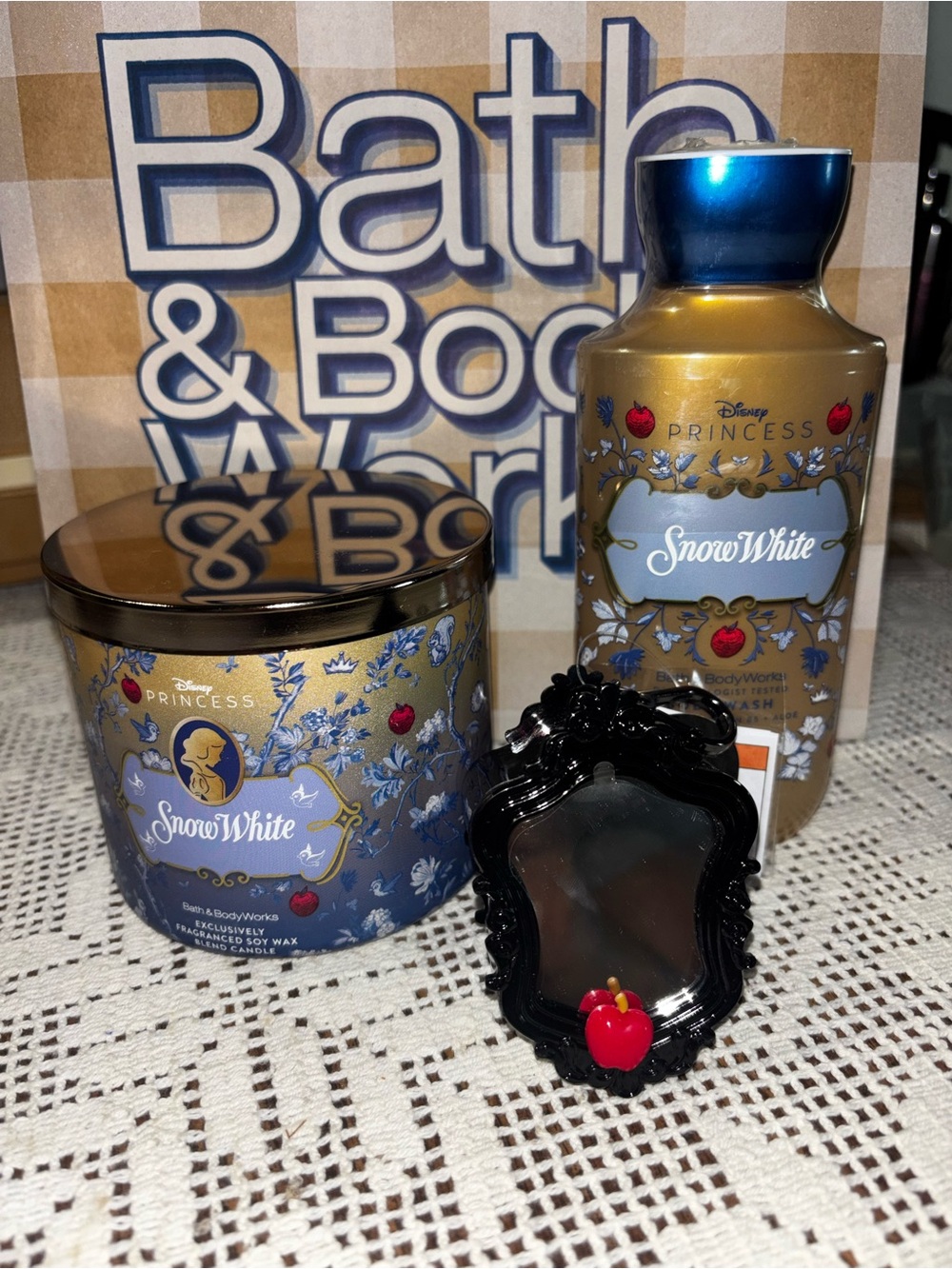 (2026)Bath & Body Works Snow White Princess Body Care Set - Blue/Gold/Black